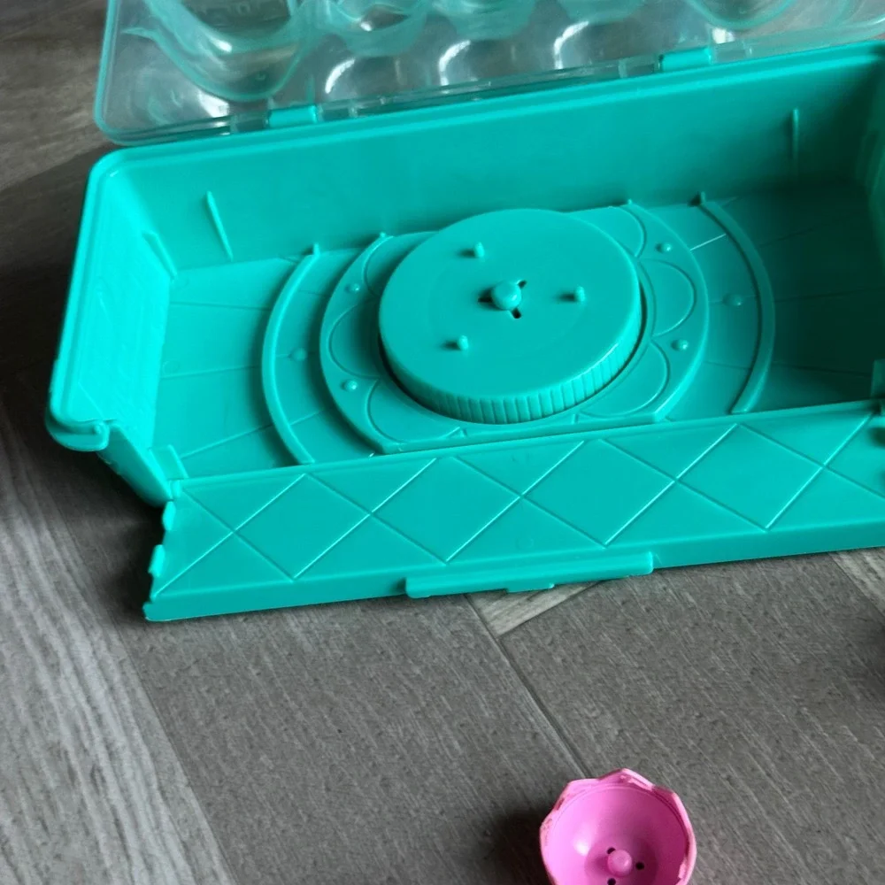 Hatchimals‎ Playset Hideaway Pets & Accessories Collection Carrying Case
